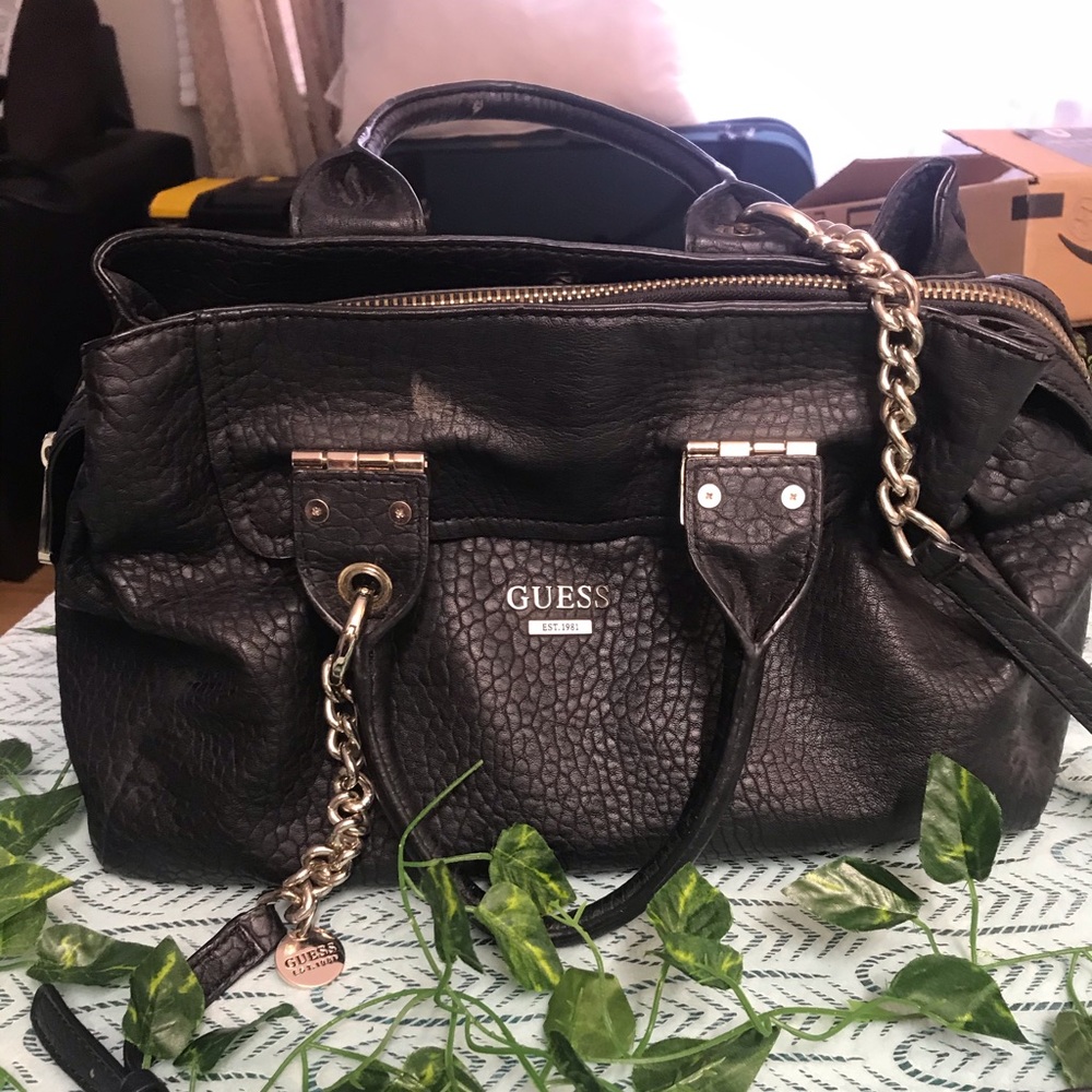 Guess shoulderbag